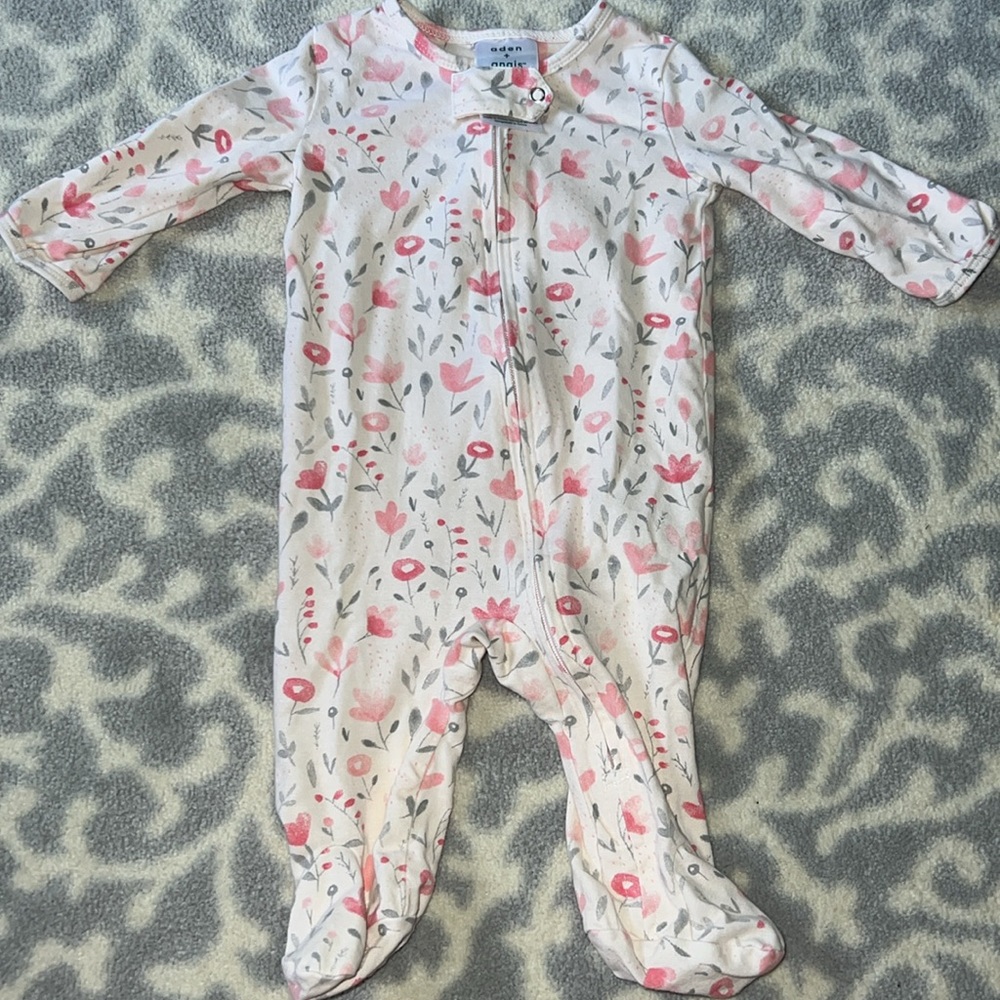 🩷RL/Burts/Roller Rabbit/Aden🩷 EUC Baby Girl 9 piece Onesie Set! 0-3m. - Picture 5 of 17